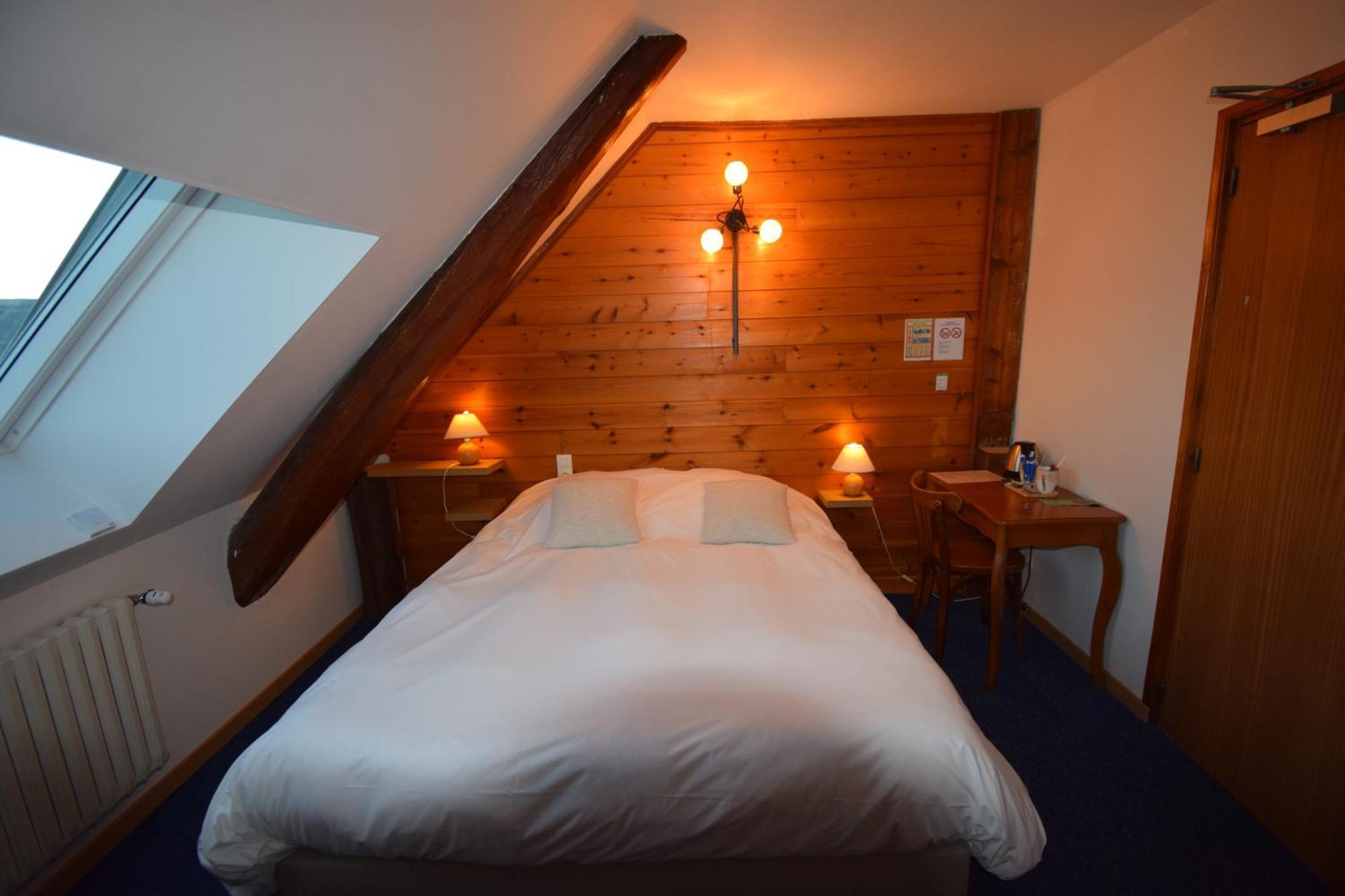 Hotel Les Chenets Saint-Julien-en-Champsaur Екстериор снимка