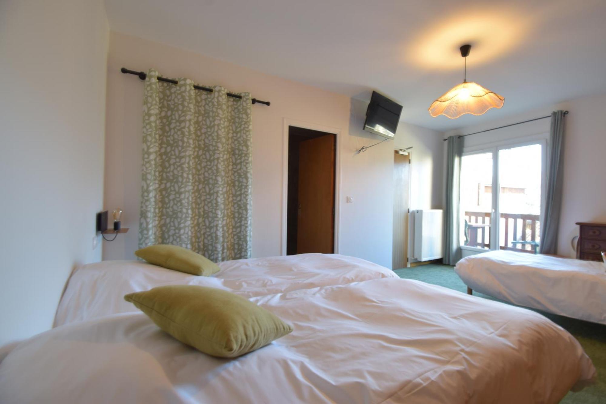 Hotel Les Chenets Saint-Julien-en-Champsaur Екстериор снимка
