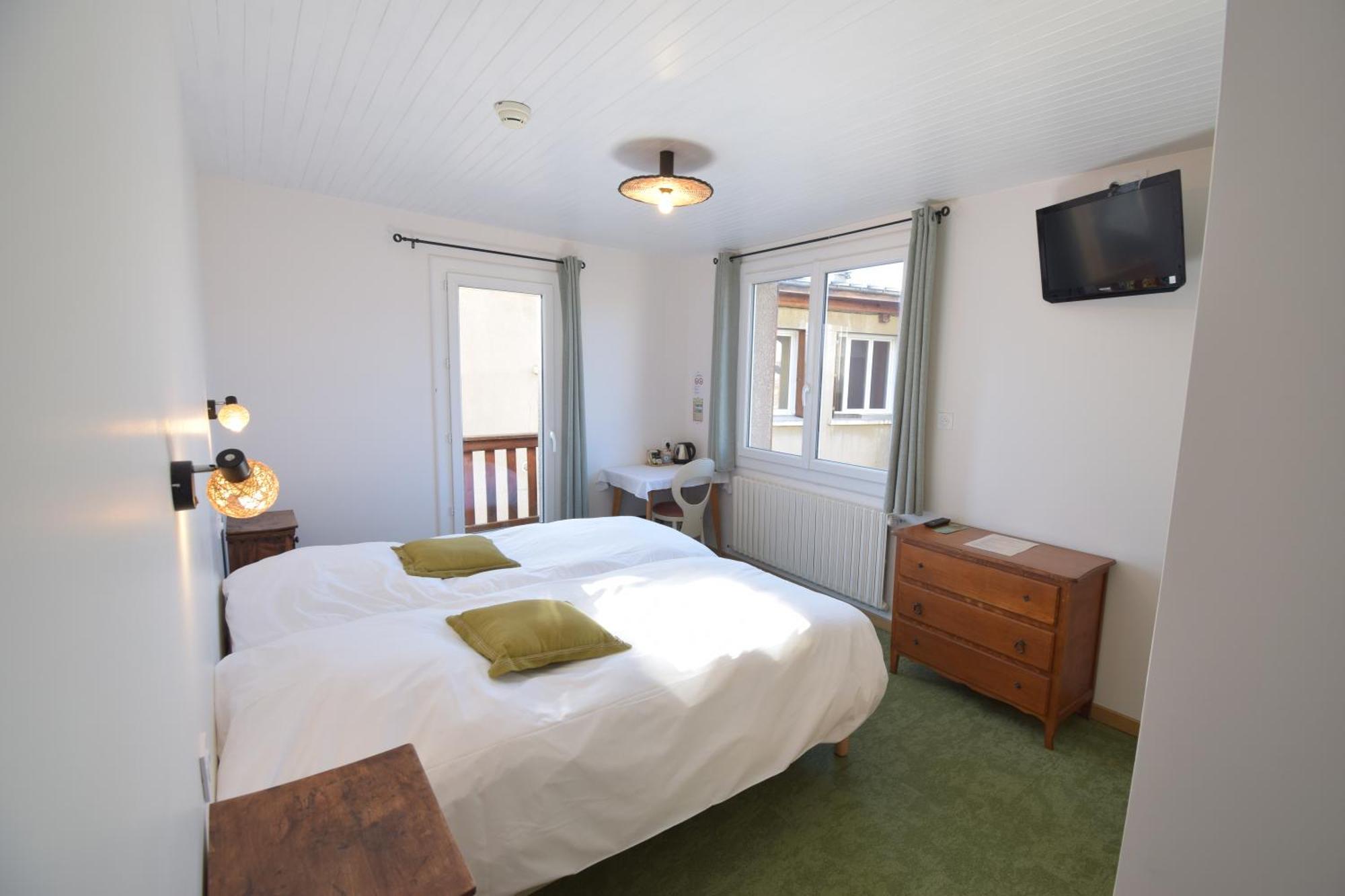 Hotel Les Chenets Saint-Julien-en-Champsaur Екстериор снимка