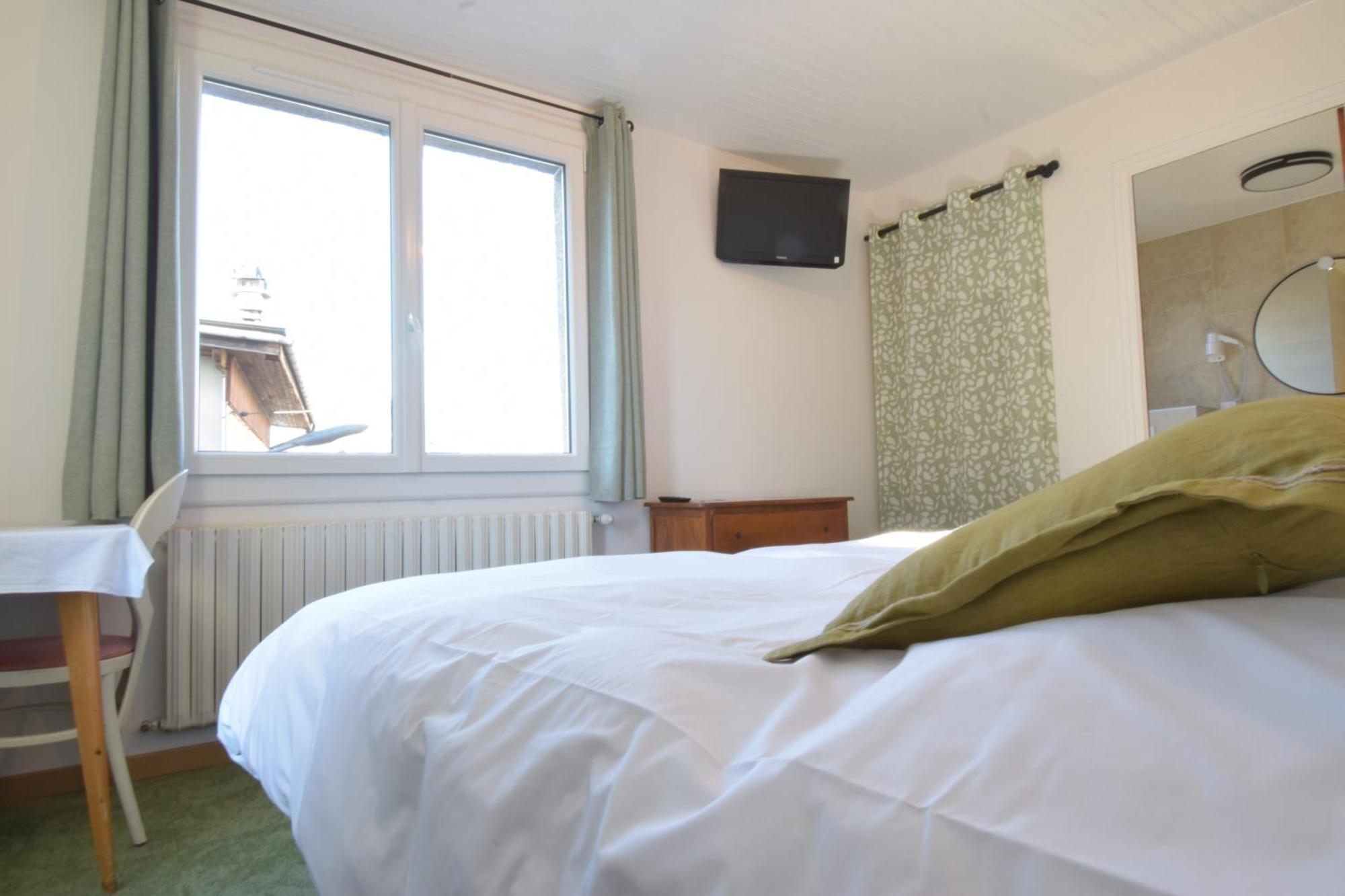 Hotel Les Chenets Saint-Julien-en-Champsaur Екстериор снимка
