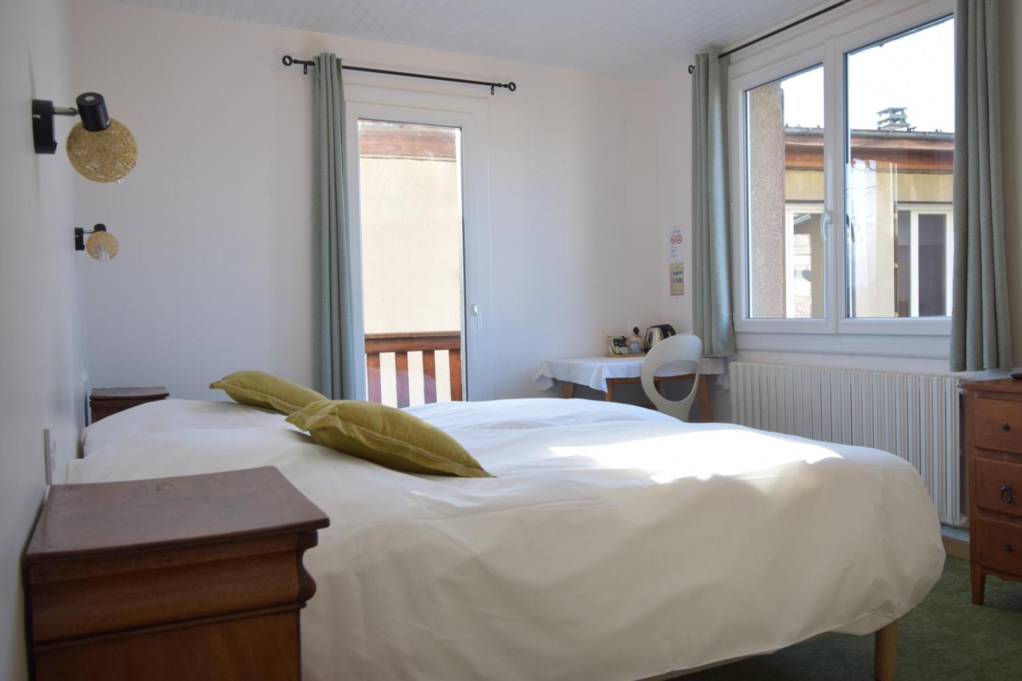 Hotel Les Chenets Saint-Julien-en-Champsaur Екстериор снимка