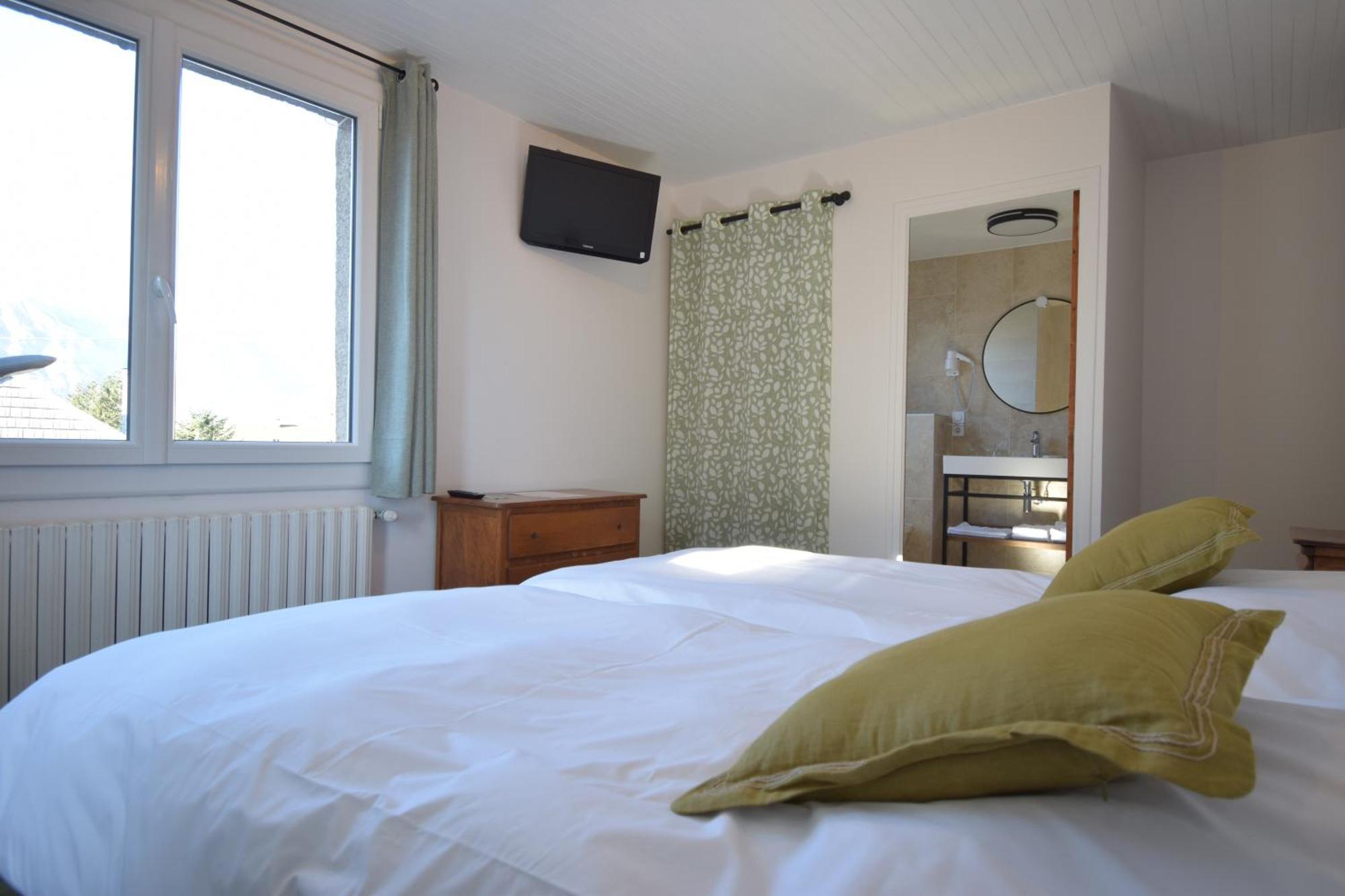 Hotel Les Chenets Saint-Julien-en-Champsaur Екстериор снимка